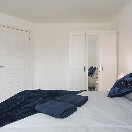 Two Bedroom Apartment - Milton Keynes By Aryas Properties Broughton  Buitenkant foto
