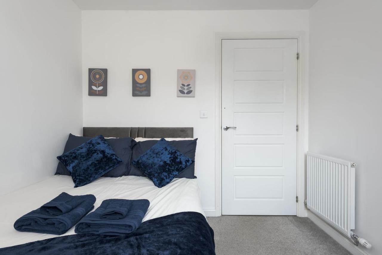 Two Bedroom Apartment - Milton Keynes By Aryas Properties Broughton  Buitenkant foto