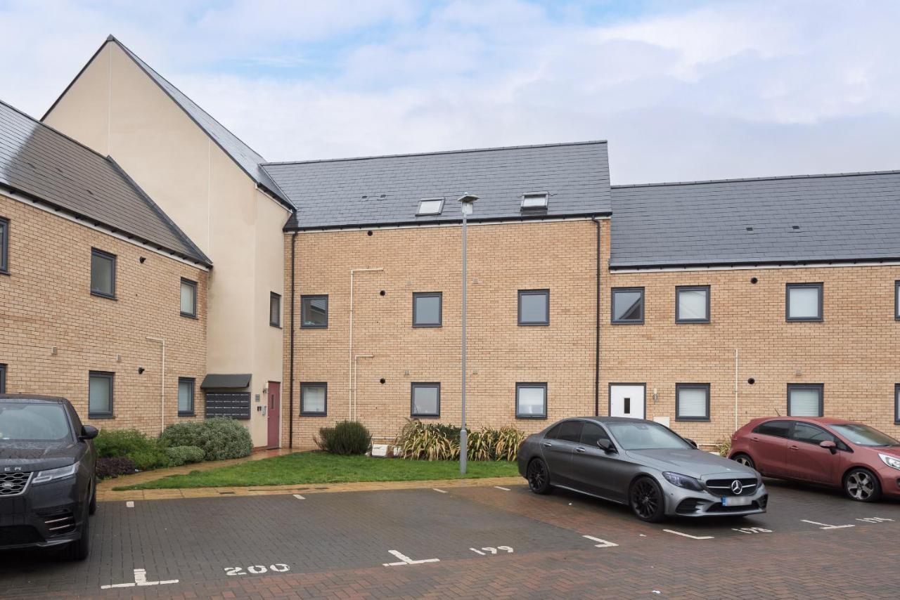Two Bedroom Apartment - Milton Keynes By Aryas Properties Broughton  Buitenkant foto