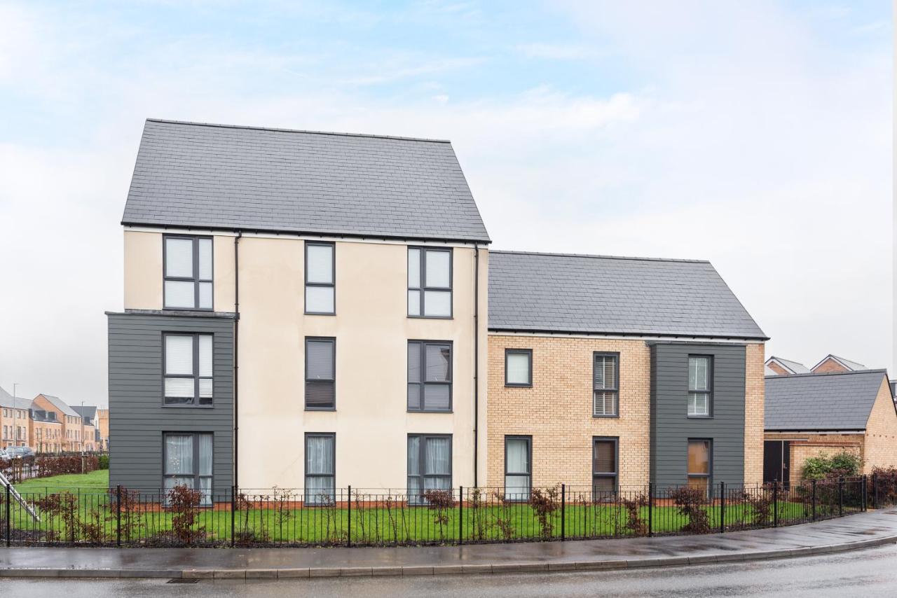 Two Bedroom Apartment - Milton Keynes By Aryas Properties Broughton  Buitenkant foto
